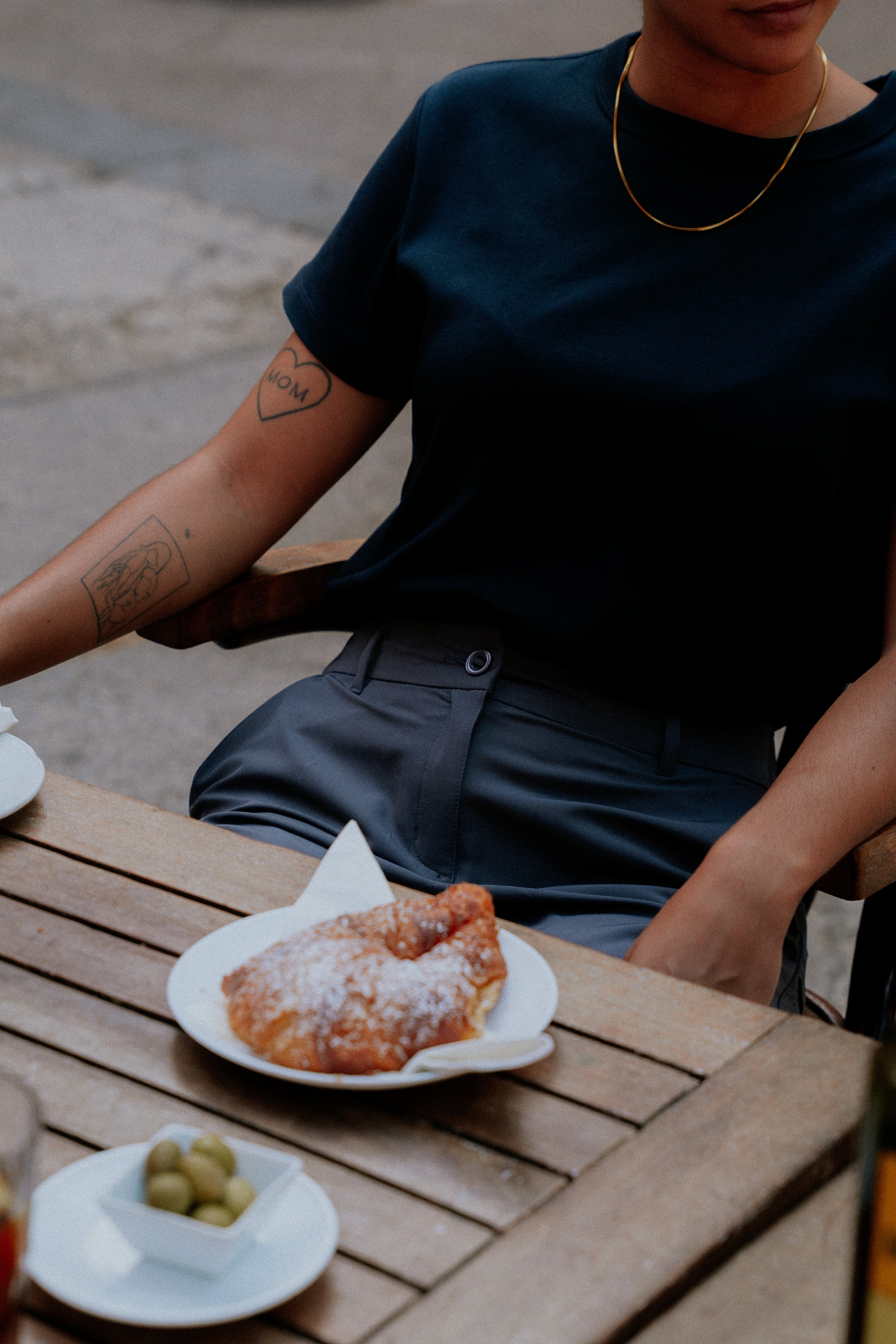 Women wearing grey chino deck shorts. Women's deck shorts. Yachtwear, workwear